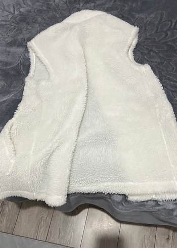 Beyaz Kürklü Kadın Yelek - Görsel 4