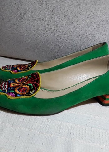 charlotte-olympia 39