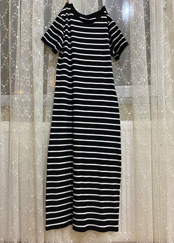 Siyah Beyaz Çizgili Uzun Kadın Elbise - Görsel 2
