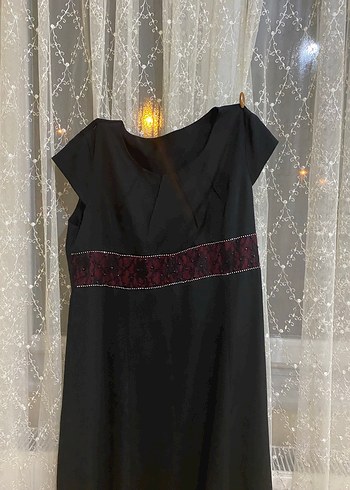 Siyah V Yaka Nakışlı Uzun Abiye Elbise - Görsel 3