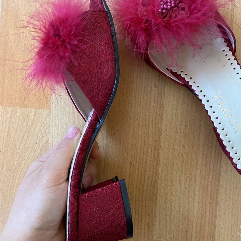 Pembe Tüylü Yüksek Topuklu Nakışlı Kadın Terlik - Görsel 5