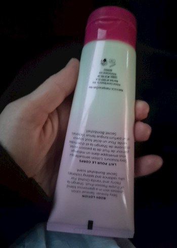 Victoria's Secret Bombshell Vücut Losyonu 100 ml - Görsel 3