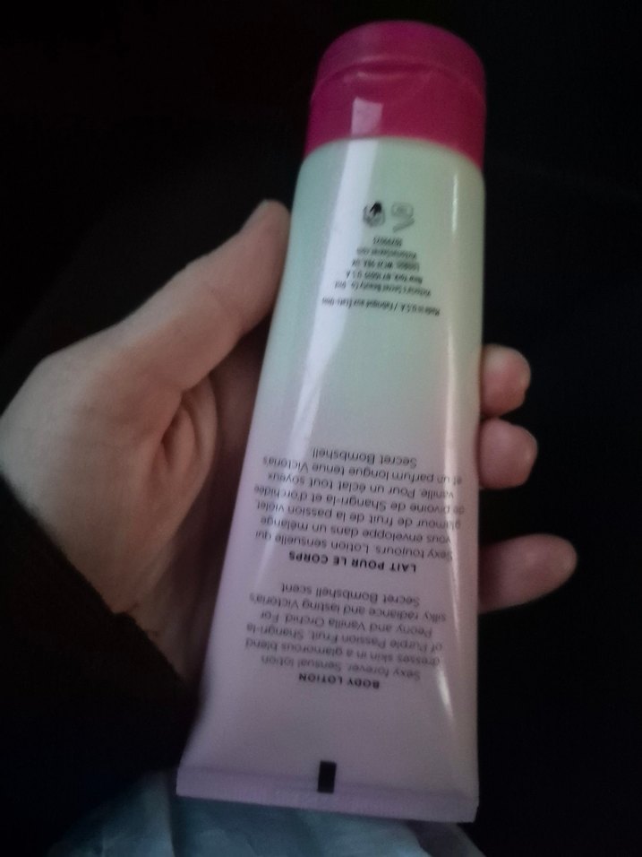 Victoria's Secret Bombshell Vücut Losyonu 100 ml - Görsel 3