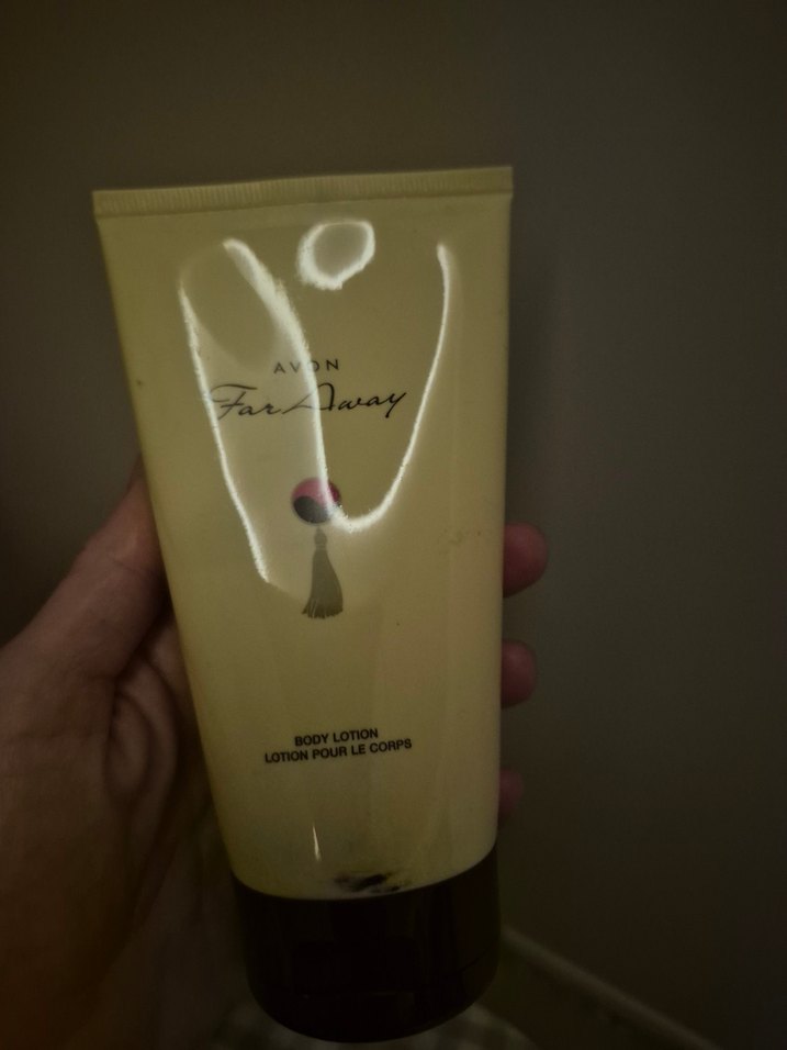 Avon Far Away Vücut Losyonu - Görsel 2