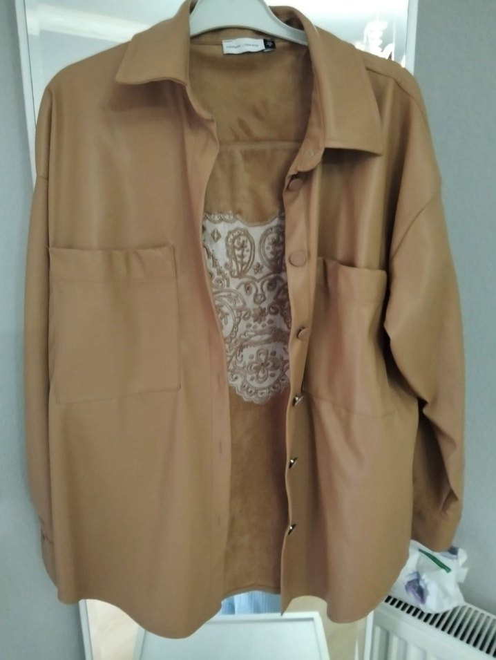 Bej Deri Düğmeli Uzun Kollu Kadın Ceket - Görsel 2