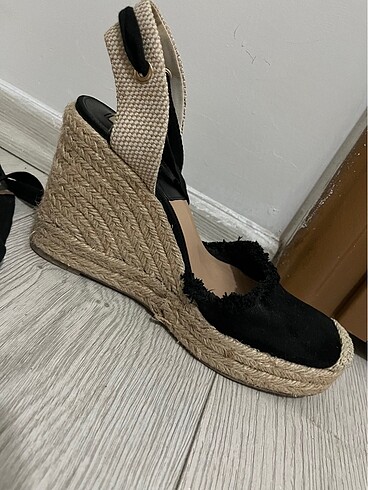 40 Beden siyah Renk Stradivarius dolgu topuk ayakkabı