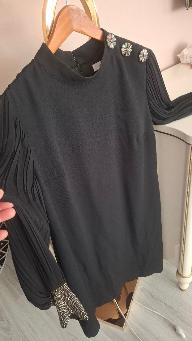 Piliseli Kollu Siyah Uzun Tunik - Görsel 2