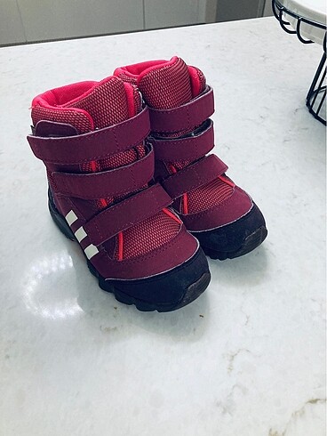 Adidas kız çocuk bot