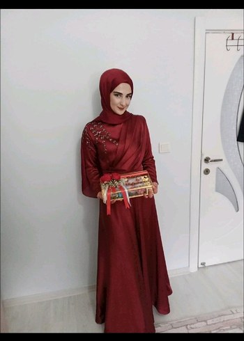 Bordo İşlemeli Uzun Abiye Elbise