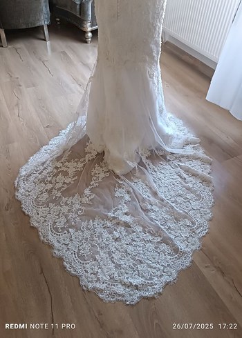 40 Beden Uzun Kollu Beyaz Balık Model Gelinlik