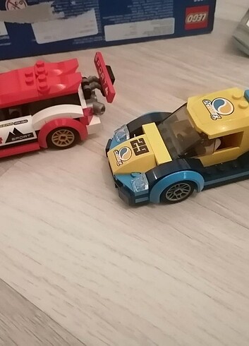  Beden Renk Lego City yarış arabaları 60256 model