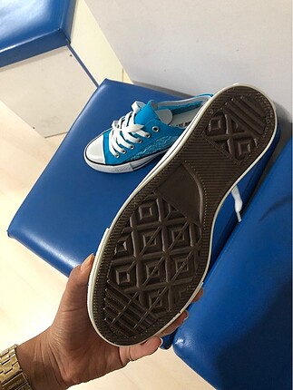 38 Beden mavi Renk Mavi converse