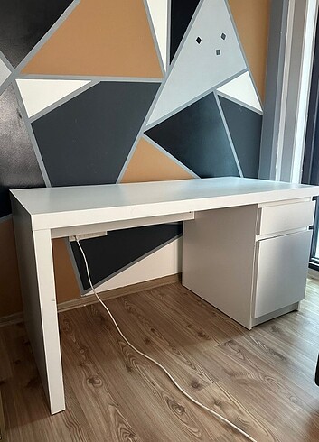  Beden beyaz Renk Ikea çalışma masası 