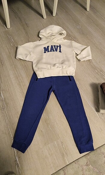 Mavi sweatshirt LCW alt 6/7 yaş için uygundur 