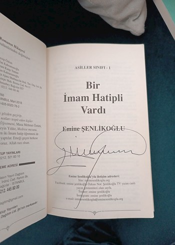  Bir İmam Hatipli Vardı - Emine Şenlikoğlu