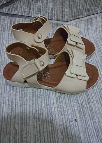 Bej Kız Çocuk Tokalı Sandalet - Görsel 2