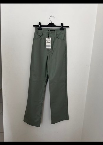 xs Beden yeşil Renk Acık yesil deri pantolon zara