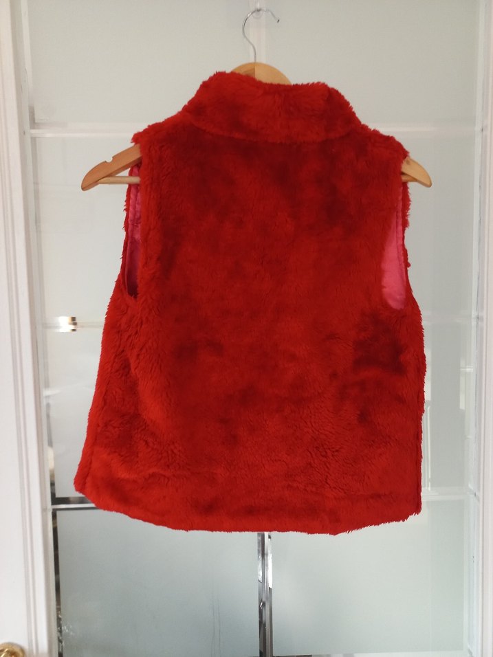 Kırmızı Kürklü Kadın Yelek - Görsel 4