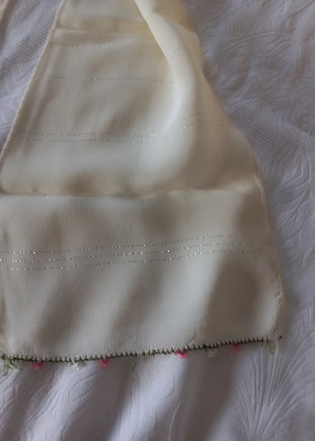 Beyaz İpek Görünümlü Kadın Fular - Görsel 5