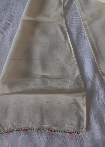 Beyaz İpek Görünümlü Kadın Fular - Görsel 2