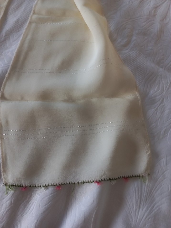 Beyaz İpek Görünümlü Kadın Fular - Görsel 5