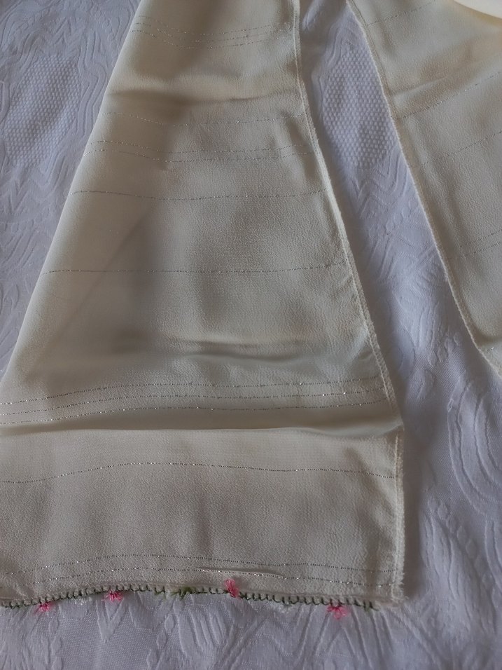 Beyaz İpek Görünümlü Kadın Fular - Görsel 2