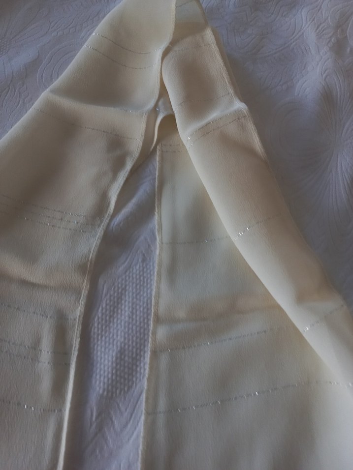 Beyaz İpek Görünümlü Kadın Fular - Görsel 4