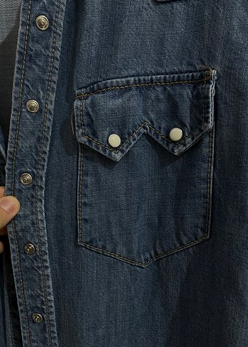 Düğmeli Mavi Denim Kadın Gömlek - Görsel 4