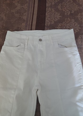 İspanyol paça beyaz yırtmaç detaylı pantolon - Görsel 2