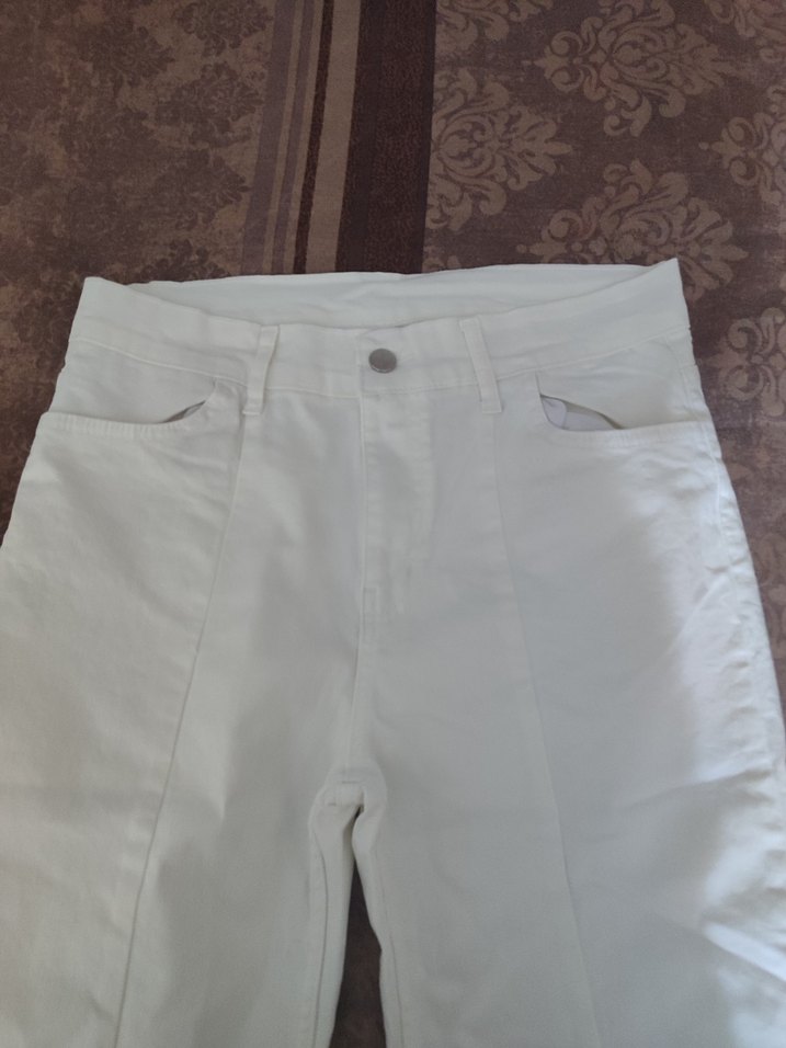 İspanyol paça beyaz yırtmaç detaylı pantolon - Görsel 2