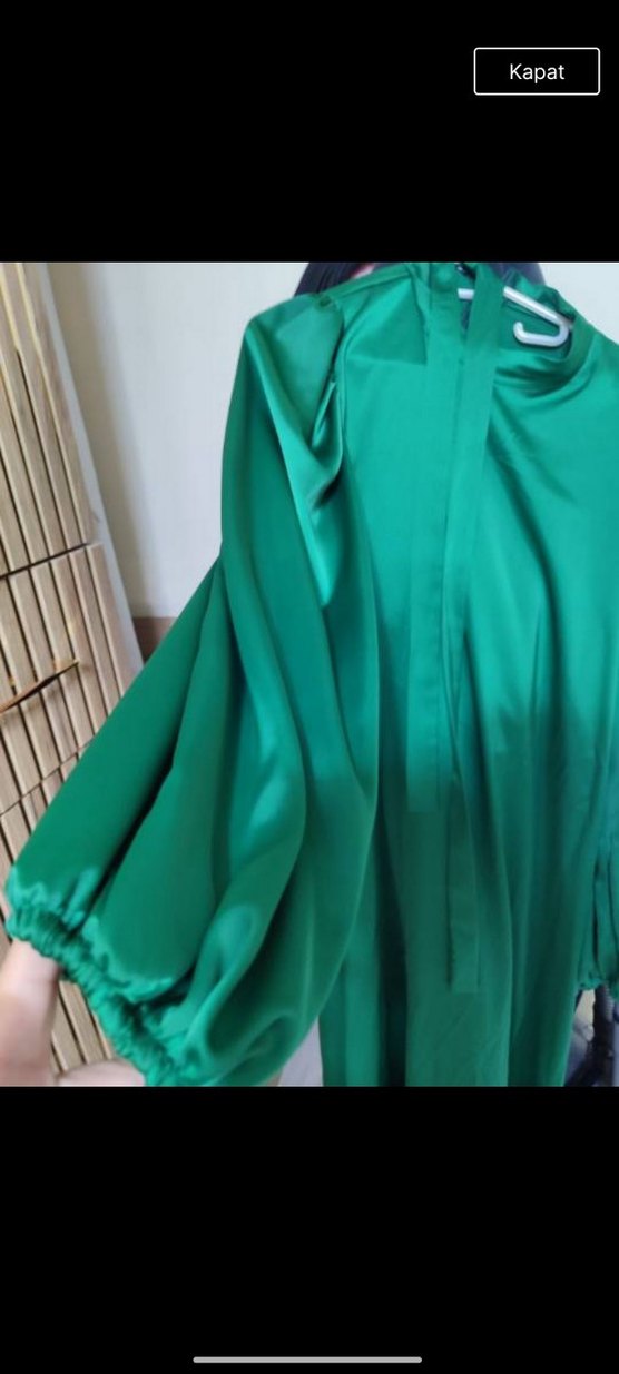 Yeşil saten balon kol abiye - Görsel 3