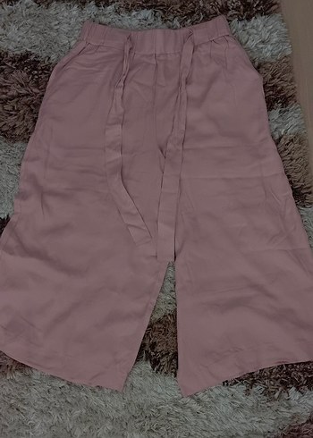 Kadın Bej Kemerli Mini Kumaş Pantolon