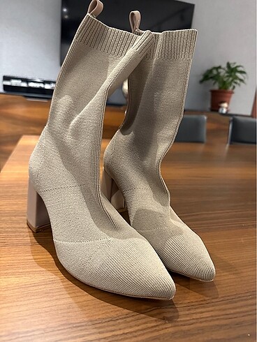 Pelinin Ayakkabıları Örme bot