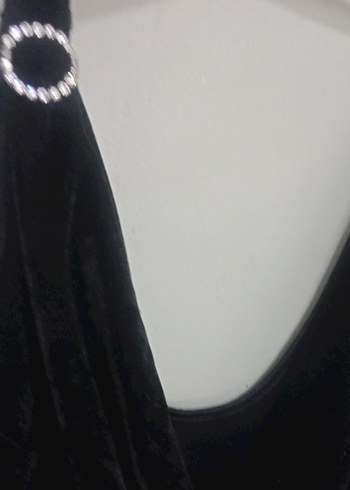 Siyah Kadife Drapeli Midi V-Yaka Kadın Elbise - Görsel 2