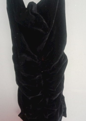 Siyah Kadife Drapeli Midi V-Yaka Kadın Elbise - Görsel 3