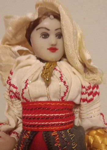 ROMANYA KIZI
 Geleneksel Kıyafetli Bebek - Görsel 5