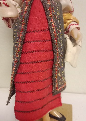 ROMANYA KIZI
 Geleneksel Kıyafetli Bebek - Görsel 8