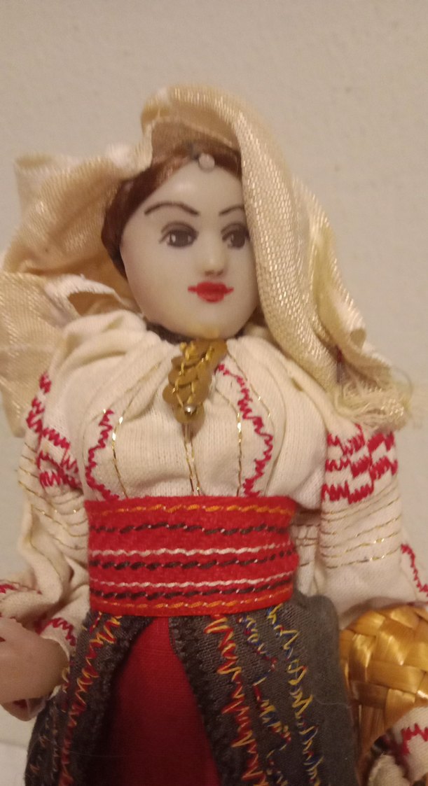 ROMANYA KIZI
 Geleneksel Kıyafetli Bebek - Görsel 5