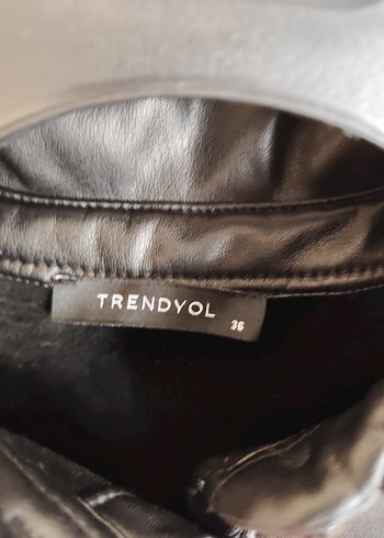 Diğer TRENDYOL marka Düğmeli Siyah Deri Kadın Ceket