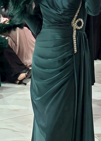 Uzun zümrüt yeşili Kadın Abiye Elbise - Görsel 3