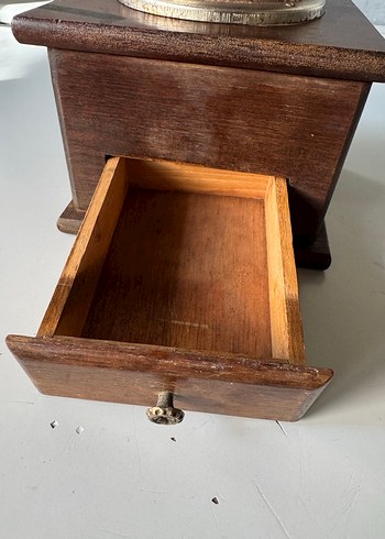 Ahşap Tabanlı Metal Kolu Kahve Değirmeni - Görsel 3