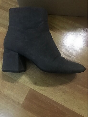 ZARA BOT