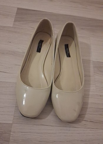 Bej Minimalist Kadın Topuklu Babet