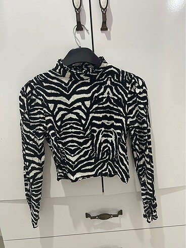 Bershka crop bluz