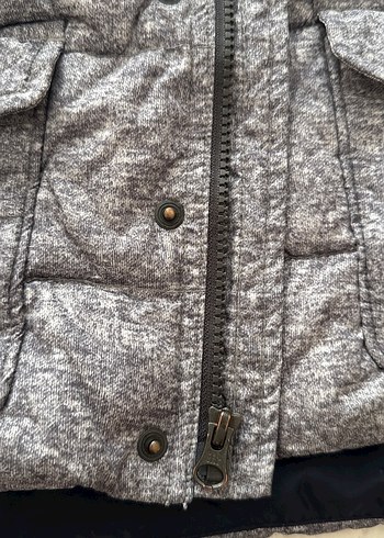 GAP Erkek Çocuk Gri Düğmeli Yelek - Görsel 5