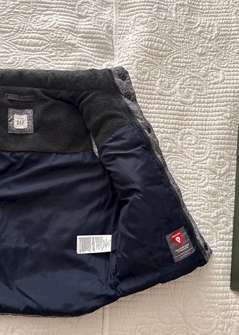 GAP Erkek Çocuk Gri Düğmeli Yelek - Görsel 4