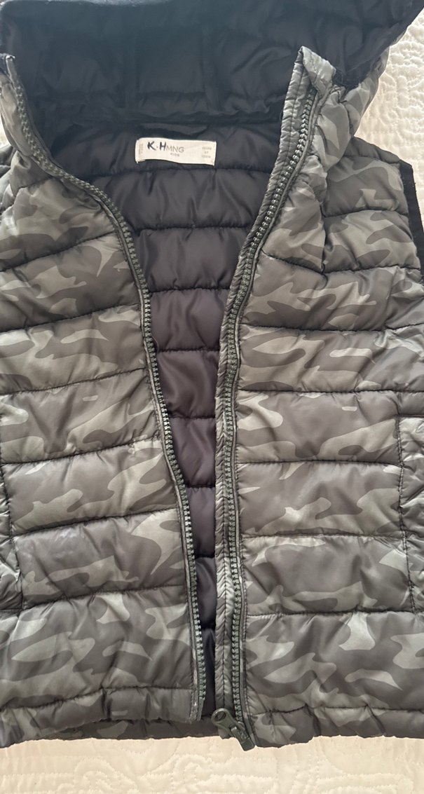 Mango Kapüşonlu Kamuflaj Desenli Erkek Yelek - Görsel 4