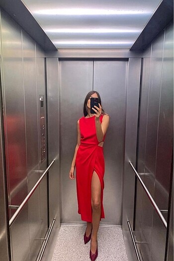 Zara Zara Cut Out Detaylı Büzgülü Elbise