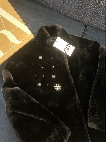 Zara Zara Mücevher Taşlı Peluş Kürk