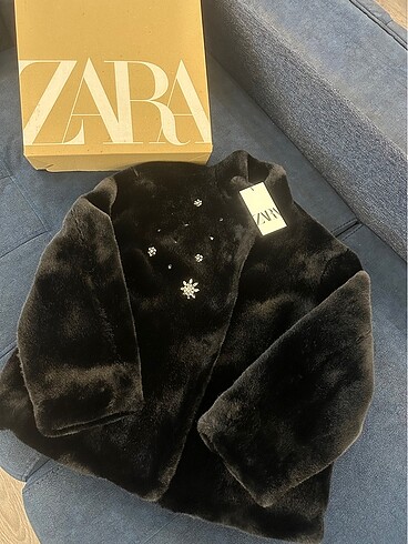 Zara Mücevher Taşlı Peluş Kürk